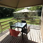 Campsite L'ilot Du Chail 2*