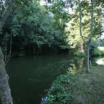 Campsite L'ilot Du Chail 2*