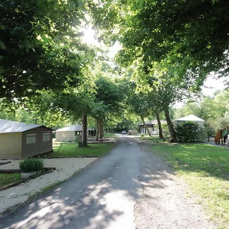 L'ilot Du Chail Camping 2*