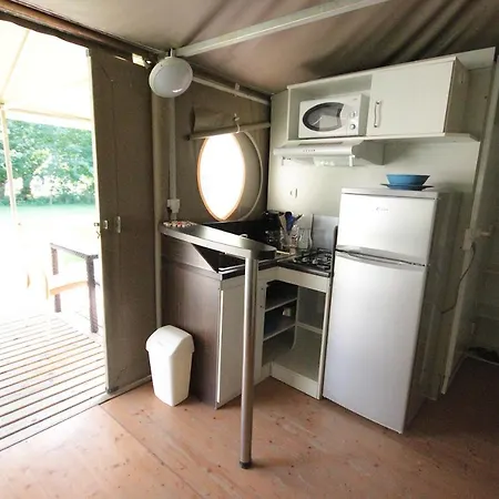 Kamp alanı L'ilot Du Chail