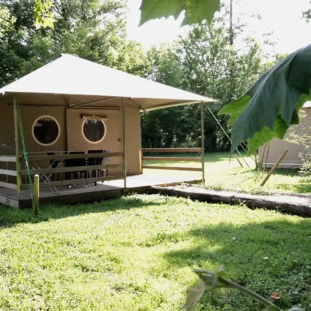 L'ilot Du Chail 营地