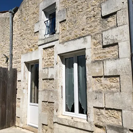 L'ilot Du Chail Kamp alanı