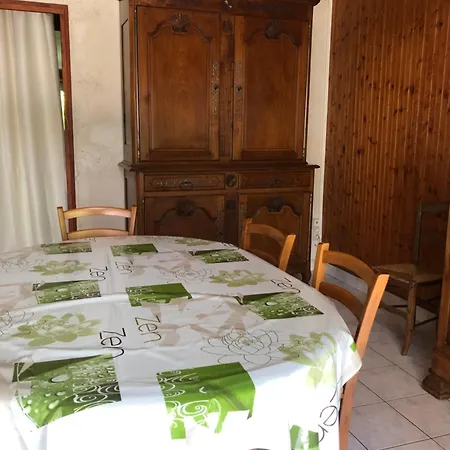 Kamp alanı L'ilot Du Chail