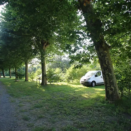 Kamp alanı L'ilot Du Chail 2*