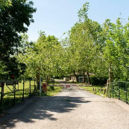 L'ilot Du Chail Kamp alanı
