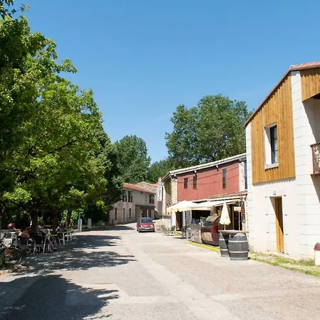 Kamp alanı L'ilot Du Chail 2*