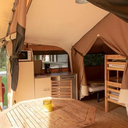 L'îlot Du Chail Camping Sansais