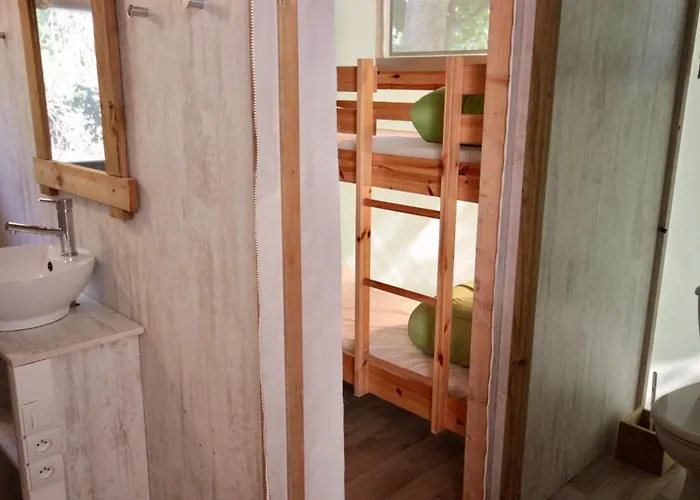 L'ilot Du Chail Camping Sansais