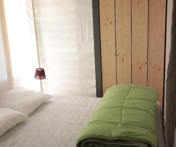 Camping L'ilot Du Chail Sansais