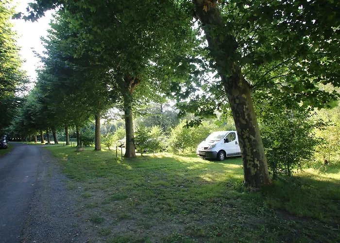 Camping L'ilot Du Chail 2*