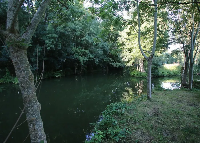 Camping L'ilot Du Chail 2*