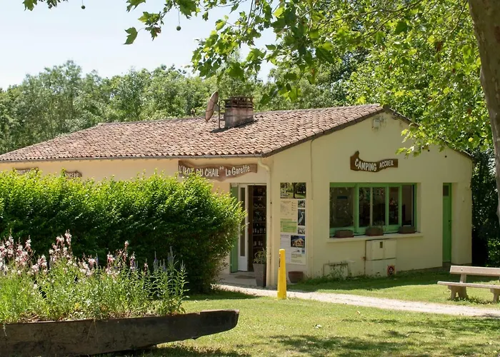 Camping L'ilot Du Chail