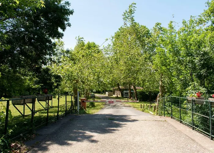 L'ilot Du Chail Camping