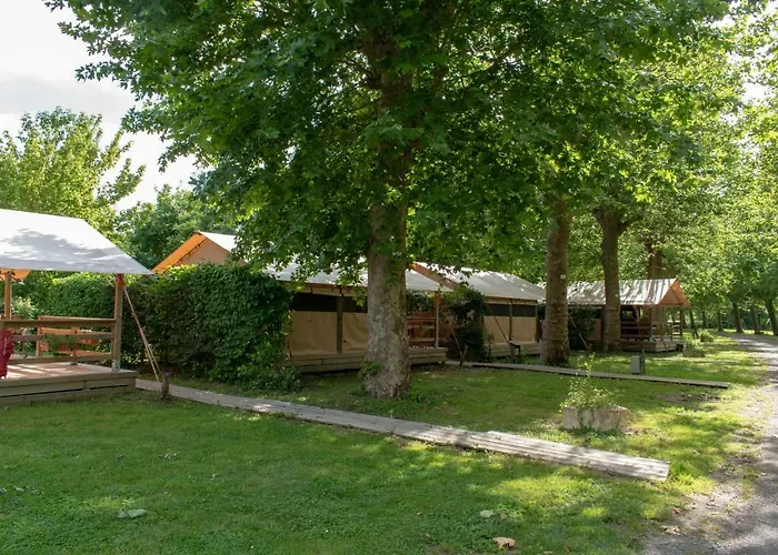 Camping L'ilot Du Chail 2*