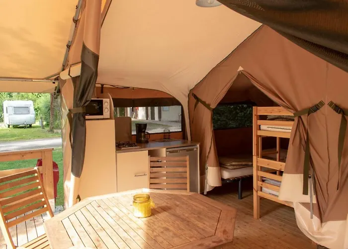 L'ilot Du Chail Camping Sansais