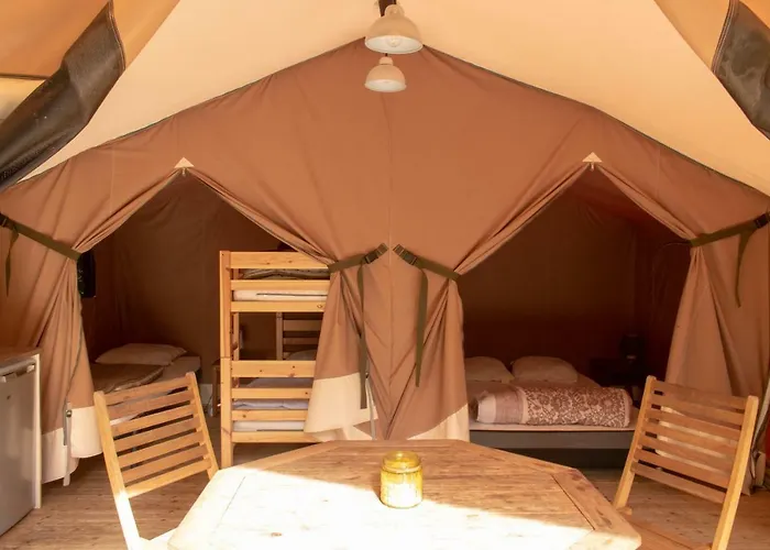 L'ilot Du Chail Camping Sansais